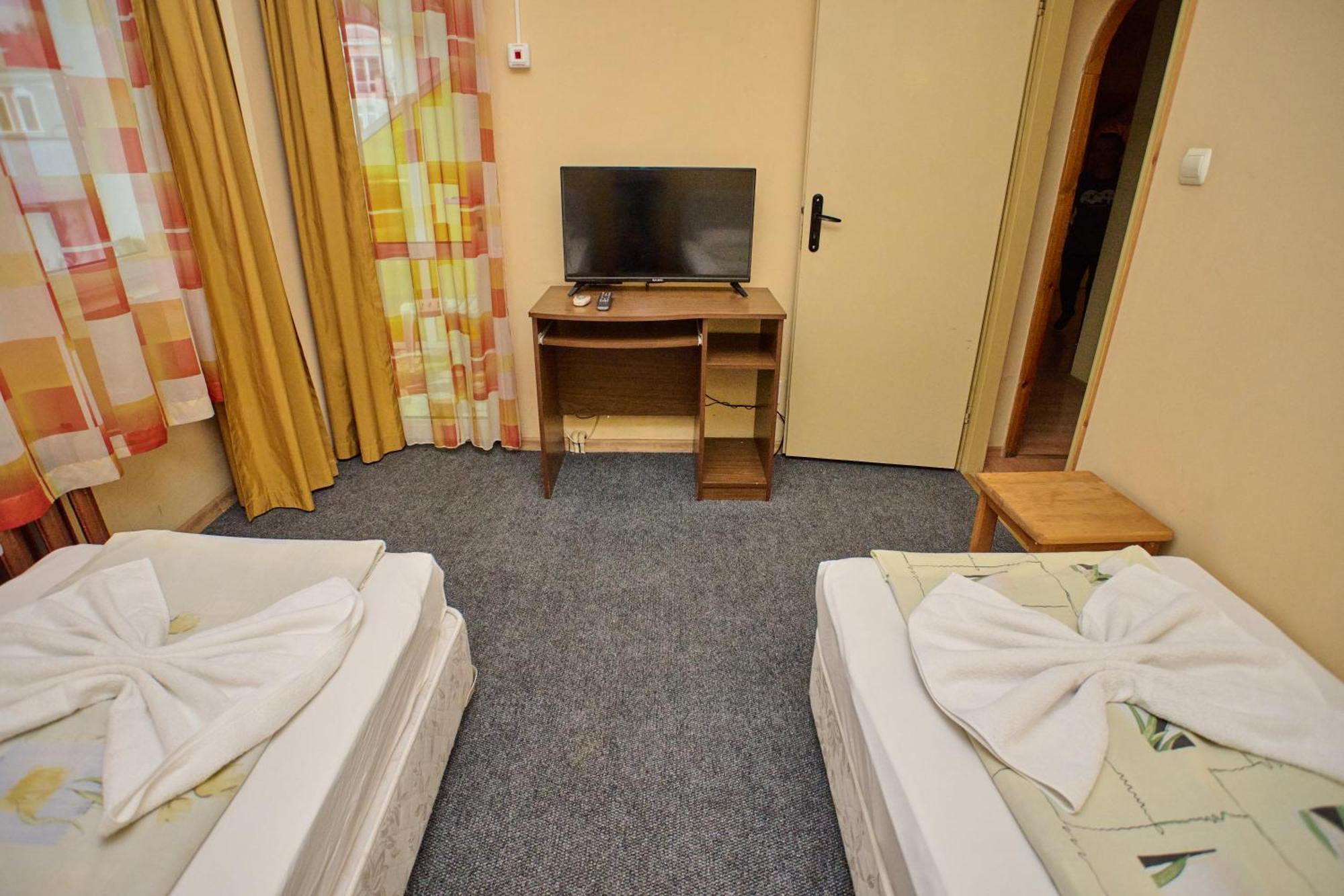 Neon Guest Rooms Шумен Экстерьер фото