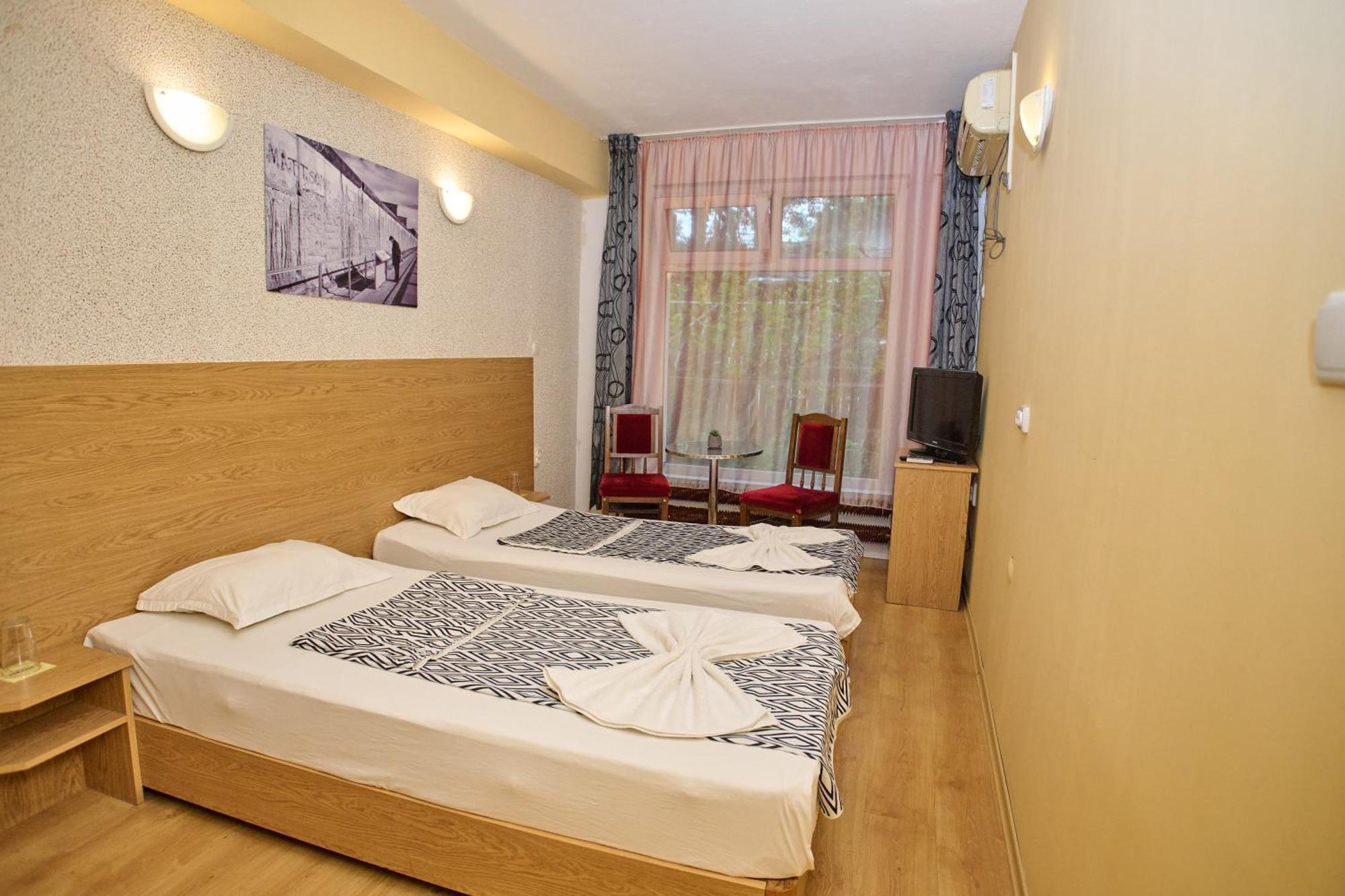 Neon Guest Rooms Шумен Экстерьер фото