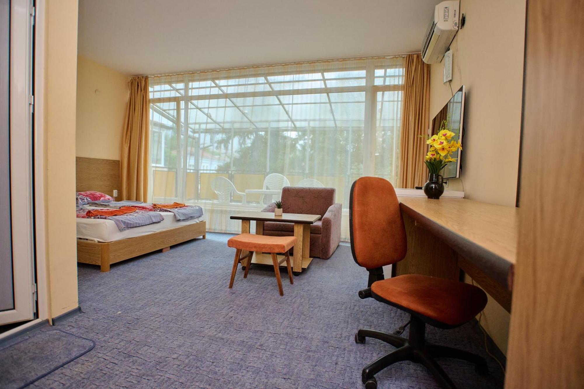 Neon Guest Rooms Шумен Экстерьер фото